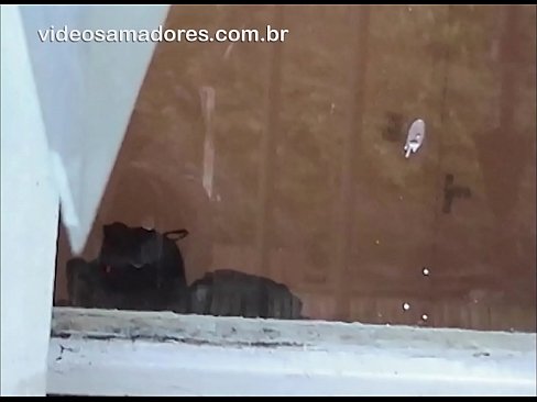 ❤️ Omu cornu chì fighjula a so fidanzata cù un altru tippu, registrendu un video di cazzo senza disturbà a coppia Video sessu à co.extraclasswork.ru