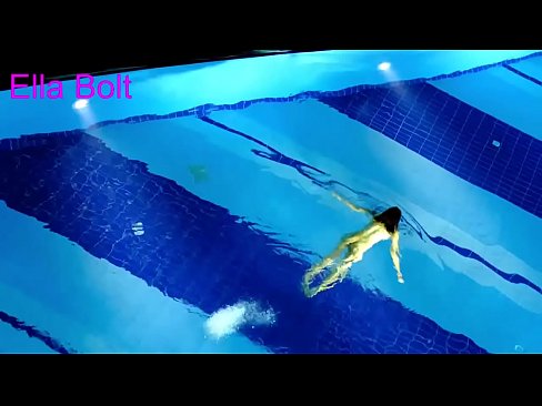 ❤️ Ùn possu micca piantà di fighjulà, ghjovana bionda catturata nuda in piscina ELLA BOLT Video sessu à co.extraclasswork.ru