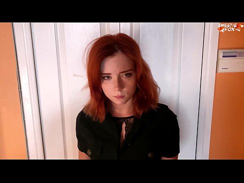 ❤️ A Guardia di Sicurezza hà punitu una bella donna per un tacchettu - Cum in bocca Video sessu à co.extraclasswork.ru