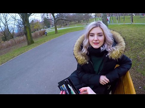 ❤️ Swallows cum hot di un stranieru per soldi - pompini in u parcu da Eva Elfie Video sessu à co.extraclasswork.ru